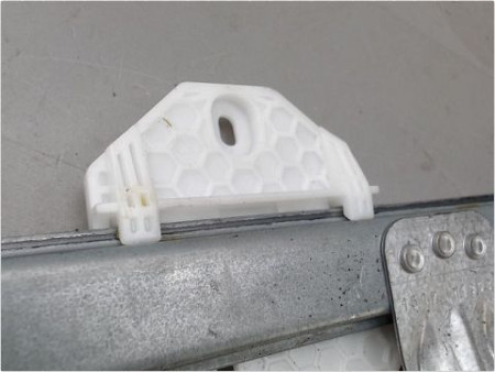 MECANISME LEVE-GLACE AVANT GAUCHE DACIA SANDERO