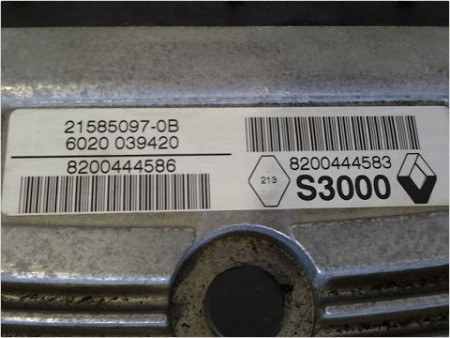 CALCULATEUR MOTEUR RENAULT LAGUNA