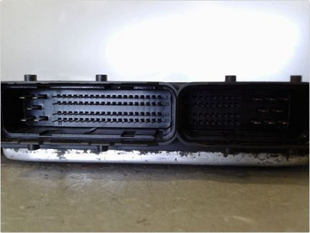 CALCULATEUR MOTEUR TOYOTA AYGO