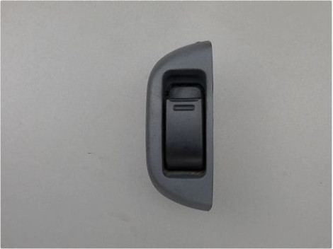 COMMANDE LEVE-GLACE PORTE AVD TOYOTA AYGO