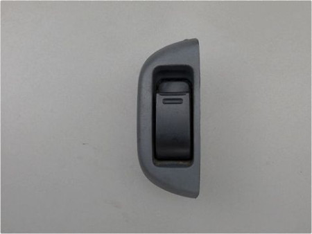COMMANDE LEVE-GLACE PORTE AVD TOYOTA AYGO