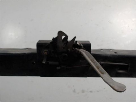 TRAVERSE SUPERIEURE ARMATURE AVANT CITROEN C4