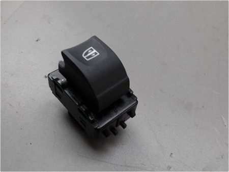 COMMANDE LEVE-GLACE PORTE AVD RENAULT MEGANE