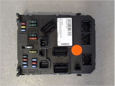 BOITIER GESTION HABITACLE PEUGEOT 206