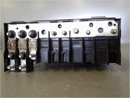 BOITE A FUSIBLES VOLKSWAGEN TOURAN