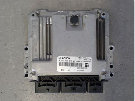 CALCULATEUR MOTEUR RENAULT CLIO