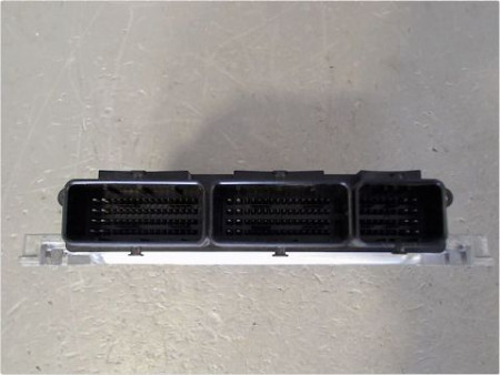 CALCULATEUR MOTEUR RENAULT CLIO