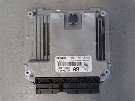 CALCULATEUR MOTEUR TOYOTA COROLLA