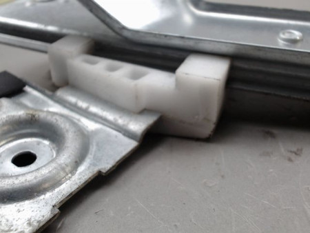 MECANISME LEVE-GLACE AVANT GAUCHE FORD FIESTA