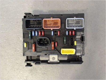 BOITE A FUSIBLES PEUGEOT 307