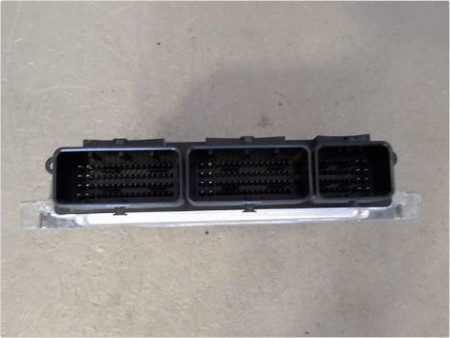 CALCULATEUR MOTEUR RENAULT CLIO