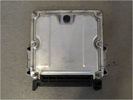 CALCULATEUR MOTEUR PEUGEOT 607