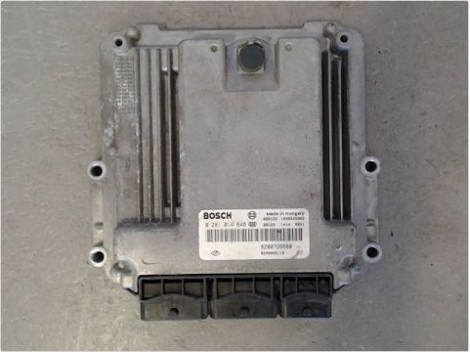 CALCULATEUR MOTEUR RENAULT LAGUNA