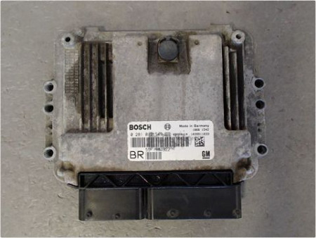 CALCULATEUR MOTEUR OPEL ZAFIRA