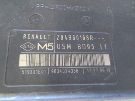 BOITE A FUSIBLES RENAULT MEGANE