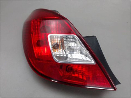 FEU ARRIERE GAUCHE  OPEL CORSA