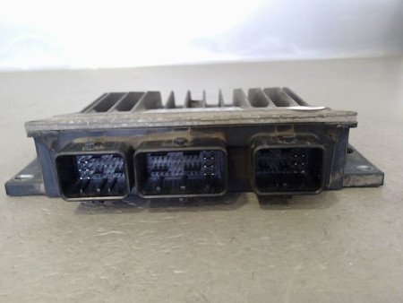 CALCULATEUR MOTEUR RENAULT CLIO
