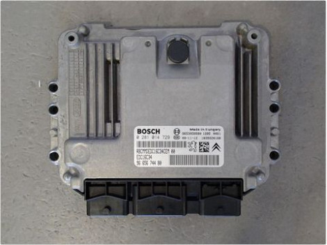 CALCULATEUR MOTEUR PEUGEOT 5008