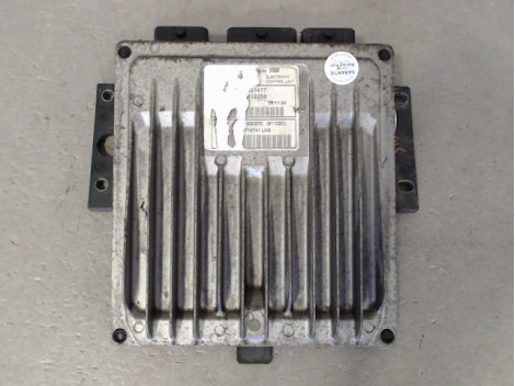 CALCULATEUR MOTEUR RENAULT CLIO