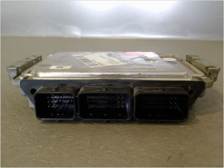 CALCULATEUR MOTEUR RENAULT TRAFIC