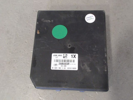 BOITE A FUSIBLES RENAULT MEGANE