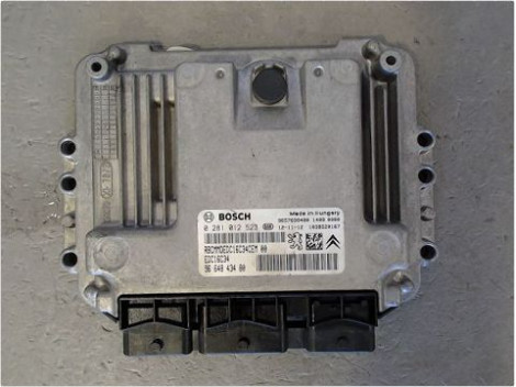 CALCULATEUR MOTEUR PEUGEOT 207