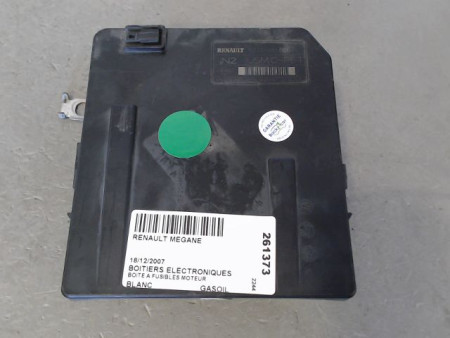 BOITE A FUSIBLES RENAULT MEGANE