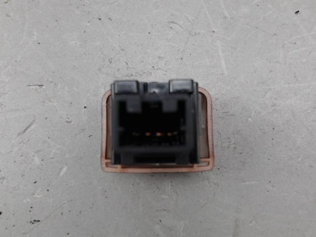BOUTON DE WARNING NISSAN NOTE