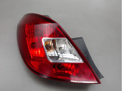 FEU ARRIERE GAUCHE  OPEL CORSA