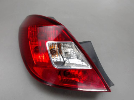 FEU ARRIERE GAUCHE  OPEL CORSA