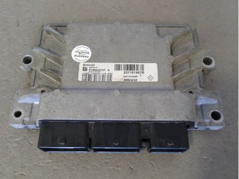 CALCULATEUR MOTEUR RENAULT CLIO