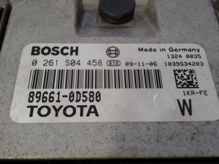 CALCULATEUR MOTEUR TOYOTA YARIS
