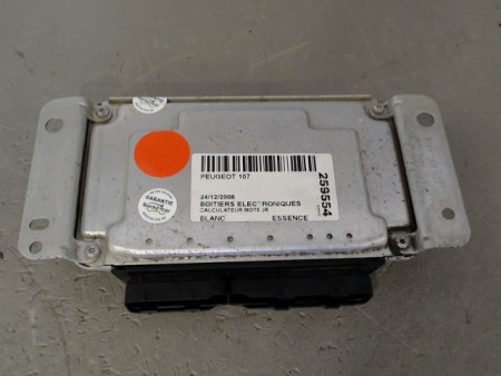 CALCULATEUR MOTEUR PEUGEOT 107