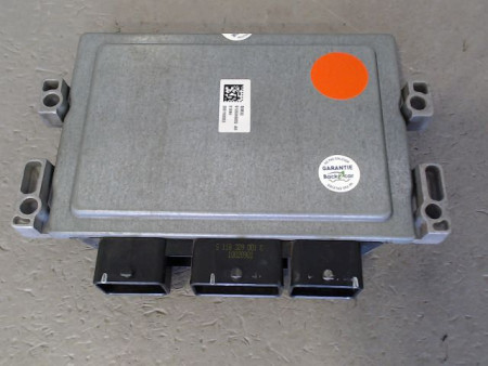 CALCULATEUR MOTEUR RENAULT CLIO
