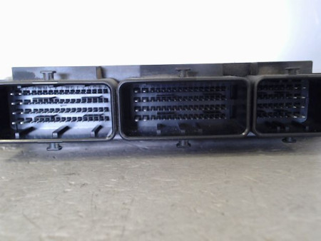 CALCULATEUR MOTEUR RENAULT CLIO