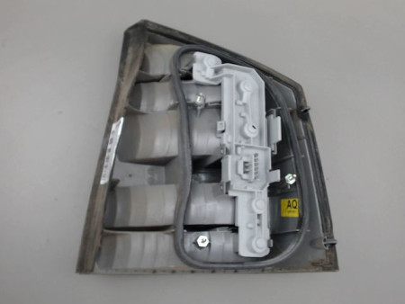 FEU ARRIERE GAUCHE  OPEL VECTRA