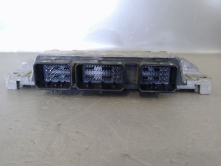 CALCULATEUR MOTEUR RENAULT TWINGO
