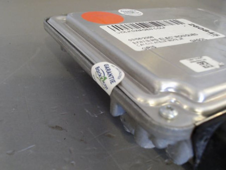CALCULATEUR MOTEUR VOLKSWAGEN GOLF