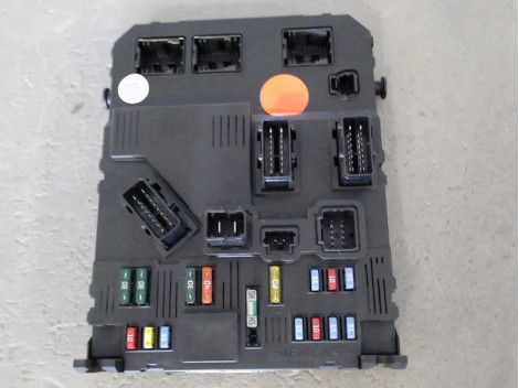 BOITIER GESTION HABITACLE PEUGEOT 206