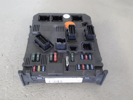 BOITIER GESTION HABITACLE PEUGEOT 206