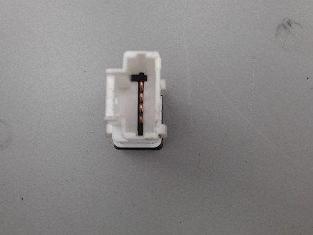 BOUTON DE WARNING NISSAN QASHQAI