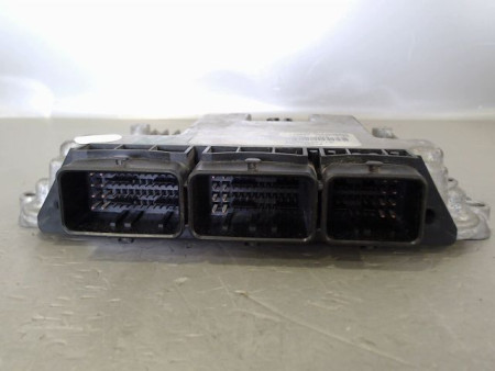 CALCULATEUR MOTEUR RENAULT TRAFIC