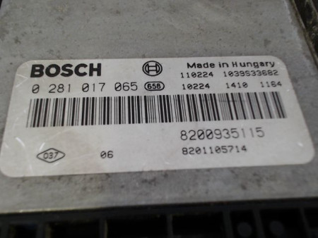 CALCULATEUR MOTEUR RENAULT TRAFIC