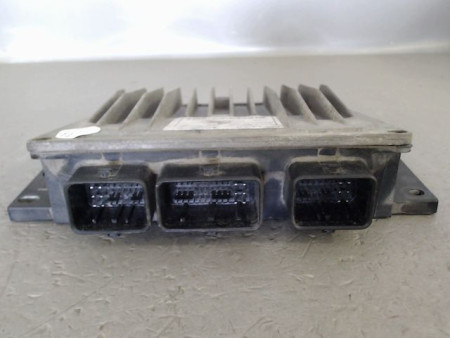 CALCULATEUR MOTEUR RENAULT CLIO