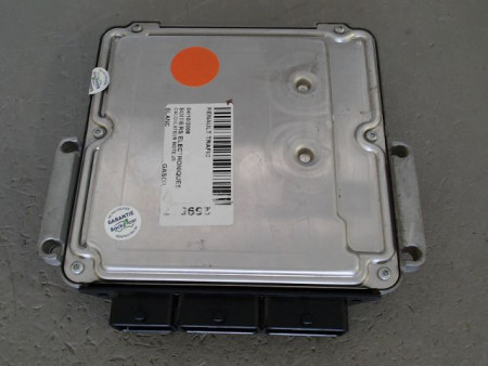 CALCULATEUR MOTEUR RENAULT TRAFIC