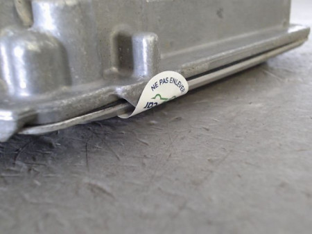 CALCULATEUR MOTEUR VOLKSWAGEN PASSAT