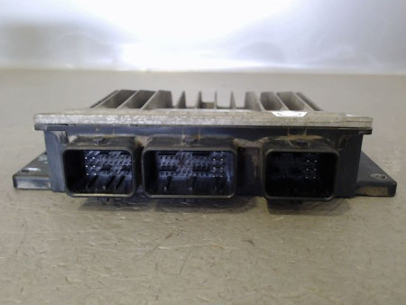 CALCULATEUR MOTEUR RENAULT CLIO