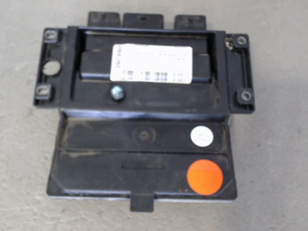 CALCULATEUR MOTEUR RENAULT CLIO