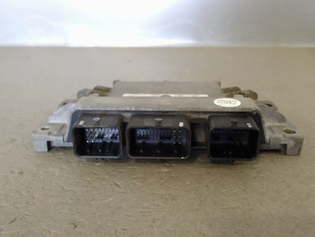 CALCULATEUR MOTEUR RENAULT CLIO