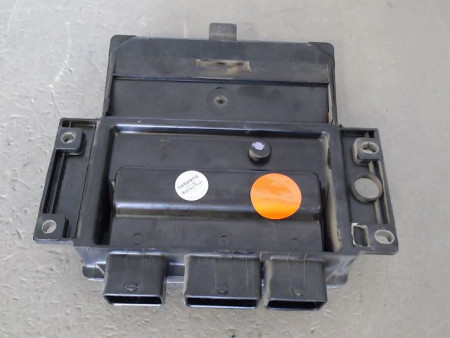 CALCULATEUR MOTEUR DACIA LOGAN
